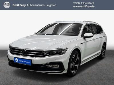 Gebraucht VW Passat R-line 150 PS (110 kW) 2024 Gletscherweiß metallic Kombi