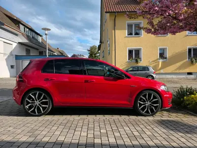 Second-hand VW Golf VII Sportline 184 CP (135 kW) 2014 Roșu Hatchback
