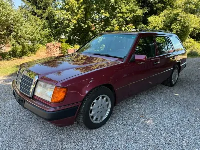 Gebraucht Mercedes 230 132 PS (97 kW) 1990 Rot Kombi