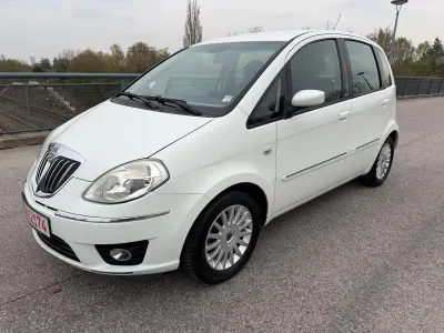 Usata Lancia Musa 95 CV (69 kW) 2009 Bianco Monovolume