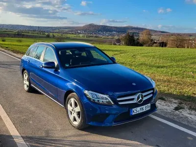 Używany Mercedes C200 160 KM (117 kW) 2019 Niebieski Sedan/Limuzyna