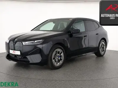 Gebraucht BMW iX Sport Line 250 kW (340 PS) 2022 Saphirschwarz SUV