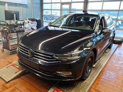 Gebraucht VW Passat Business 150 PS (110 kW) 2023 Deep black Kombi