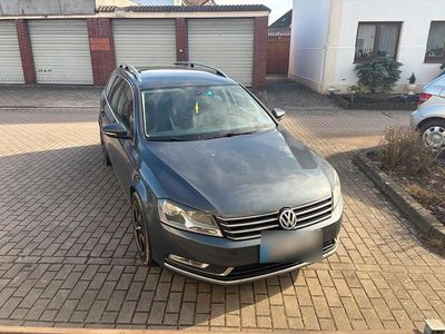Gebraucht VW Passat 140 PS (102 kW) 2012 Grau Kombi