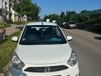 Gebraucht Hyundai Atos 69 PS (50 kW) 2011 Weiß Kleinwagen