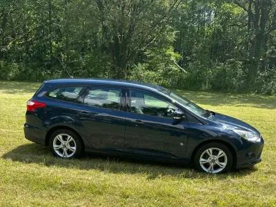Gebraucht Ford Focus Titanium 101 PS (74 kW) 2014 Blau Kombi