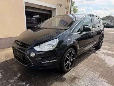 Gebraucht Ford S-MAX Titanium 140 PS (102 kW) 2011 Pantherschwarz metallic Van / Kleinbus