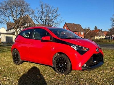 Gebraucht Toyota Aygo X-play 72 PS (52 kW) 2019 Rot Kleinwagen