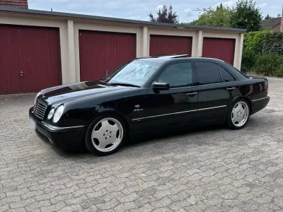 Gebraucht Mercedes E55 AMG AMG 354 PS (260 kW) 1998 Schwarz Limousine