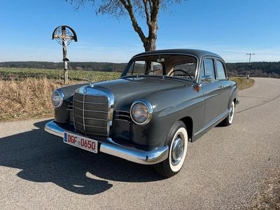 Gebraucht Mercedes 180 68 PS (50 kW) 1961 Grau Limousine