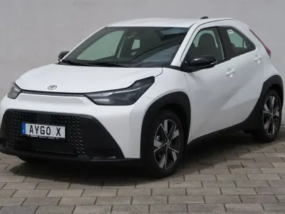Neu Toyota Aygo X Active 116 PS (85 kW) 2026 Weiß SUV