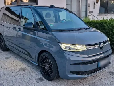 Gebraucht VW Multivan Edition 204 PS (150 kW) 2023 Grau Van / Kleinbus