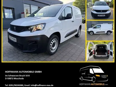 Gebraucht Peugeot Partner Premium 102 PS (75 kW) 2023 Weiß Van / Kleinbus