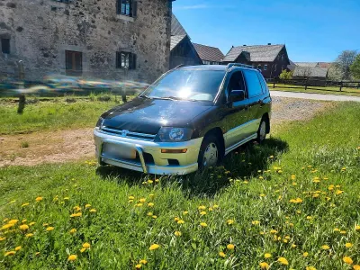 Gebraucht Mitsubishi Space Runner 150 PS (110 kW) 1999 Schwarz Van / Kleinbus