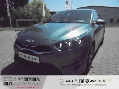 Używany Kia Ceed Spirit 140 KM (102 kW) 2024 Andere Hatchback