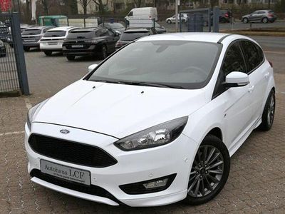 Weiß Gebraucht 2018 Ford Focus ST-Line Limousine | 14.390 € (Guter Preis)