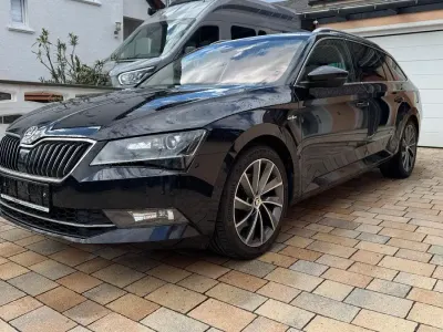 Używany Skoda Superb LAURIN & KLEMENT 190 KM (139 kW) 2017 Czarny Kombi