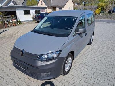 Usata VW Caddy 102 CV (75 kW) 2023 Grigio Monovolume