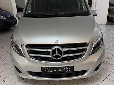 Mercedes V220