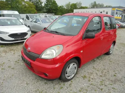 Gebraucht Toyota Yaris Verso 86 PS (63 kW) 1999 Rot Van / Kleinbus