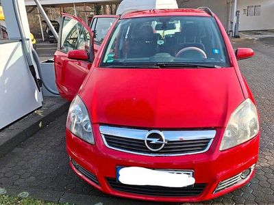 Second-hand Opel Zafira 120 CP (88 kW) 2005 Roșu Monovolum