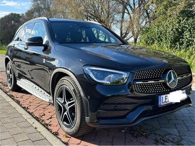 Schwarz Gebraucht 2020 Mercedes GLC300 AMG line SUV | 34.000 € (Fairer Preis)