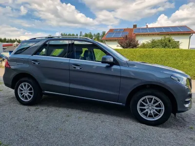 Gebraucht Mercedes GLE250 204 PS (150 kW) 2016 Grau SUV