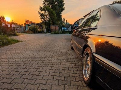 BMW 528