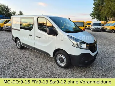 Gebraucht Renault Trafic Komfort 121 PS (88 kW) 2017 Gletscherweiss Van / Kleinbus