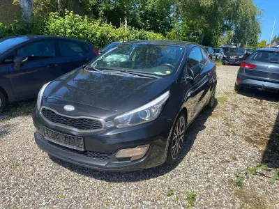 Gebraucht Kia Ceed DREAM-TEAM Edition 99 PS (72 kW) 2013 Kleinwagen