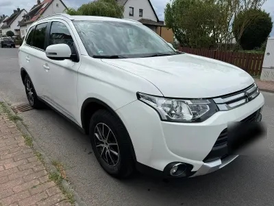 Begagnad Mitsubishi Outlander 150 HK (110 kW) 2015 Vit SUV