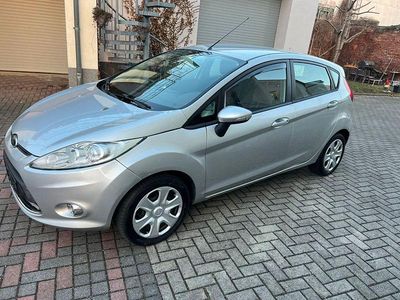 Gebraucht Ford Fiesta 82 PS (60 kW) 2009 Silber Kleinwagen