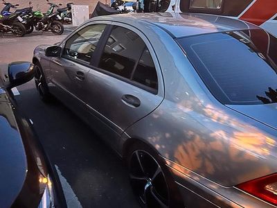 Mercedes C200