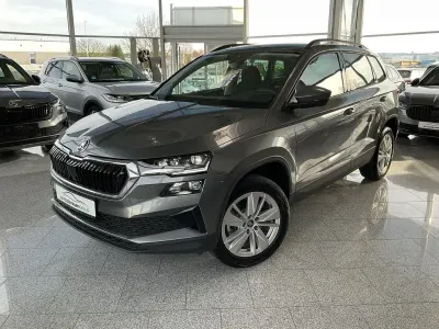 Neu Skoda Karoq Selection 150 PS (110 kW) 2025 Graphitegrau metallic SUV