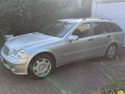 Gebraucht Mercedes C180 Classic 143 PS (105 kW) 2005 Silber Kombi