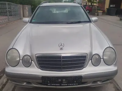 Gebraucht Mercedes E220 143 PS (105 kW) 2002 Grau Kombi