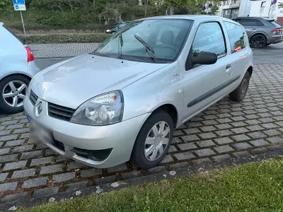 Używany Renault Clio II 60 KM (44 kW) 2009 Srebrny Hatchback
