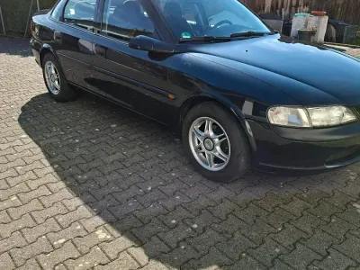 Gebraucht Opel Vectra 101 PS (74 kW) 1997 Schwarz Limousine