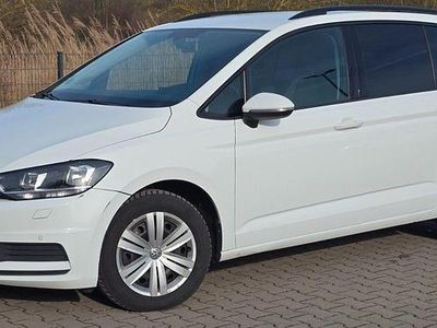 Gebraucht VW Touran Trendline 116 PS (85 kW) 2016 Weiß Van / Kleinbus