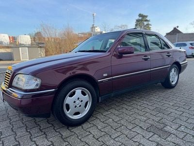 Rot Gebraucht 1997 Mercedes C230 Limousine | 8.500 €