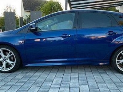 Usata Ford Focus ST-Line 150 CV (110 kW) 2016 Blu Berlina
