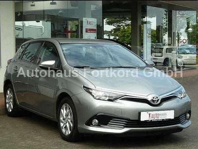 Magan grau bronze metallic Gebraucht 2019 Toyota Auris Team Kleinwagen | 14.800 € (Etwas zu teuer)