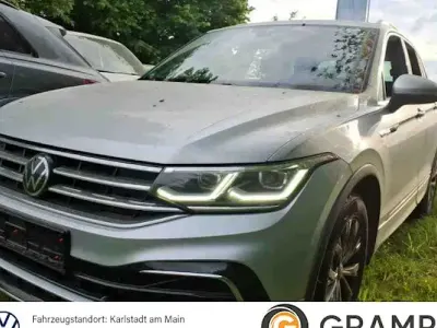 Używany VW Tiguan R-line 150 KM (110 kW) 2022 Srebrny SUV