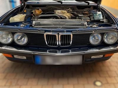 Usata BMW 525 129 CV (94 kW) 1987 Blu Berlina