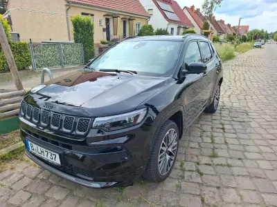 Gebraucht Jeep Compass Summit 131 PS (96 kW) 2024 Schwarz SUV