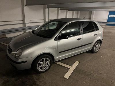Silber Gebraucht 2003 VW Polo Kleinwagen | 950 € (Guter Preis)