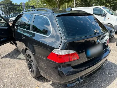 Gebraucht BMW 525 197 PS (144 kW) 2009 Schwarz Kombi