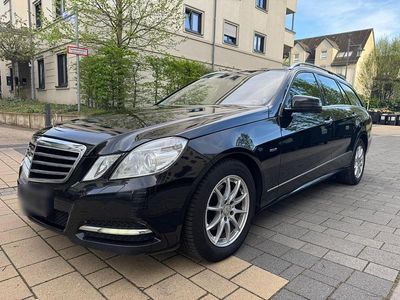 Gebraucht Mercedes E220 Avantgarde 170 PS (125 kW) 2011 Schwarz Kombi