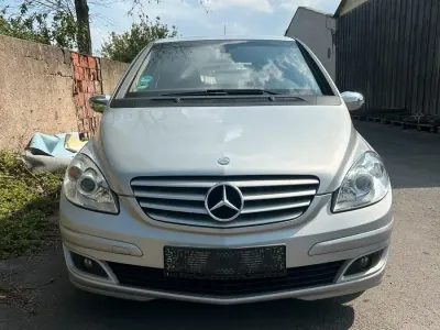 Gebraucht Mercedes B170 117 PS (86 kW) 2005 Silber Van / Kleinbus