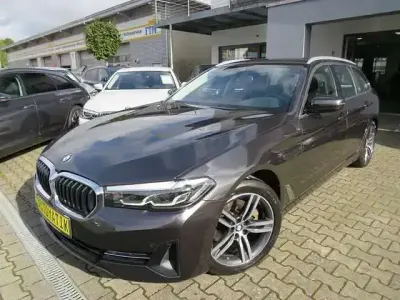Używany BMW 520 Sport Line 190 KM (139 kW) 2020 Szary Kombi